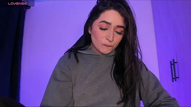 Snapshot of scarlett_Collinss chatting on April 28, 1:27 pm scarlett Collinss online show from April 28, 1:27 pm