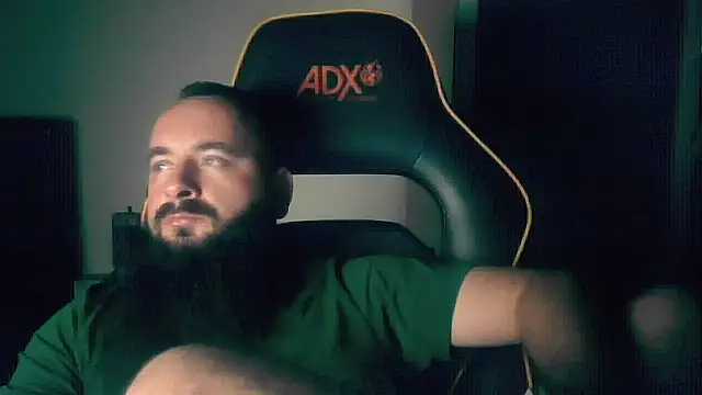 LondonMan1988 online show from October 30, 6:52 pm