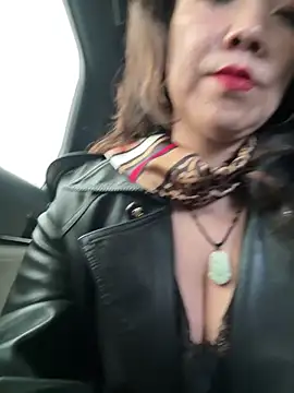 anna yngs online show from February 8, 3:32 am