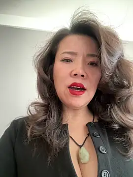 anna yngs online show from February 9, 3:32 am