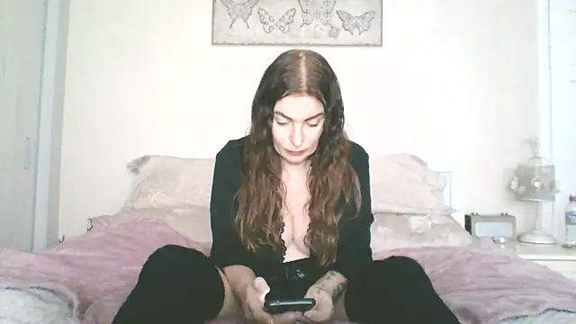 Snapshot of EllaKent chatting on February 4, 3:40 pm EllaKent online show from February 4, 3:40 pm