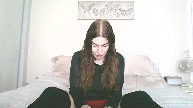 Snapshot of EllaKent chatting on February 22, 10:25 am EllaKent online show from February 22, 10:25 am