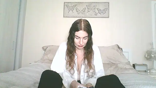 Snapshot of EllaKent chatting on February 23, 3:31 pm EllaKent online show from February 23, 3:31 pm