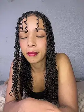 Yasmin777  online show from February 22, 8:07 pm