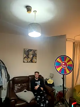 Snapshot of yourmaster2025 chatting on October 17, 5:15 pm yourmaster2025 online show from October 17, 5:15 pm