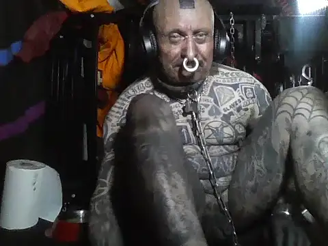 Snapshot of object857 chatting on January 18, 6:01 pm object857 online show from January 18, 6:01 pm