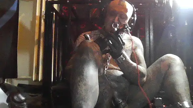 Snapshot of object857 chatting on February 6, 11:08 pm object857 online show from February 6, 11:08 pm