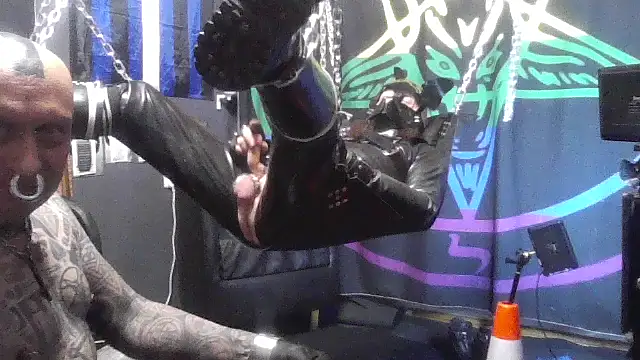 Snapshot of object857 chatting on February 22, 4:27 pm object857 online show from February 22, 4:27 pm