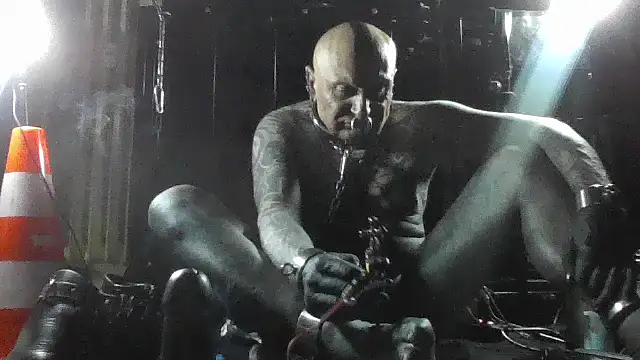 Snapshot of object857 chatting on February 27, 2:17 pm object857 online show from February 27, 2:17 pm