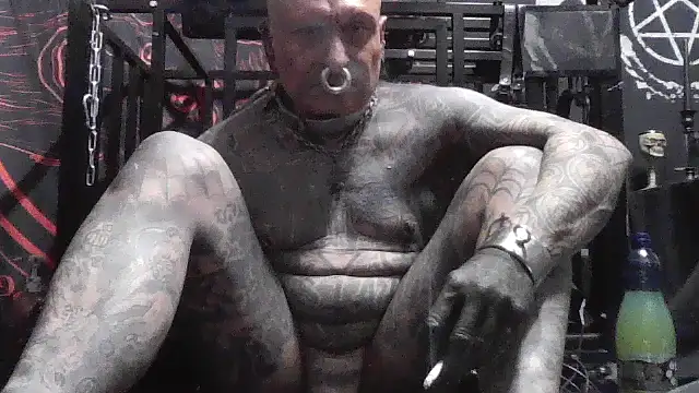 Snapshot of object857 chatting on March 1, 5:59 pm object857 online show from March 1, 5:59 pm