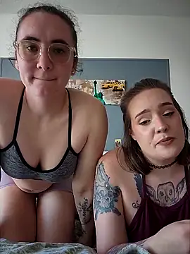 AndHerXO online show from March 2, 12:01 pm