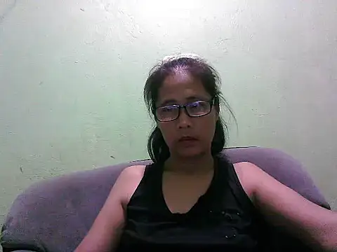 Snapshot of HotLadyPinay32 chatting on April 26, 12:03 pm HotLadyPinay32 online show from April 26, 12:03 pm