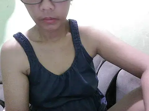 Snapshot of HotLadyPinay32 chatting on May 1, 10:25 pm HotLadyPinay32 online show from May 1, 10:25 pm