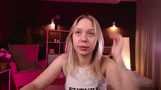 Snapshot of Pooja_Hegde chatting on September 15, 1:05 am Pooja Hegde online show from September 15, 1:05 am