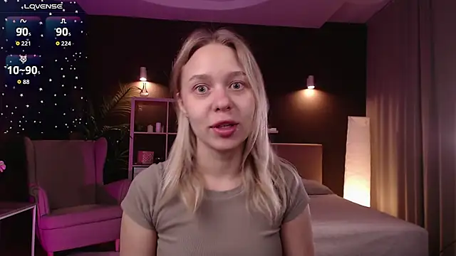 Snapshot of Pooja_Hegde chatting on September 22, 1:07 am Pooja Hegde online show from September 22, 1:07 am