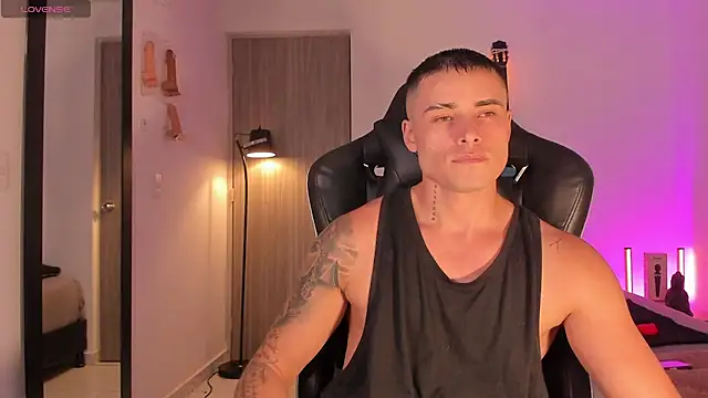 connorsmiith online show from July 8, 2:05 am