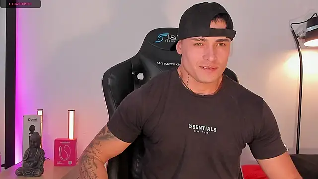 connorsmiith online show from July 8, 2:10 pm