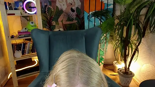 Snapshot of BarbieRichy chatting on September 18, 5:20 am BarbieRichy online show from September 18, 5:20 am