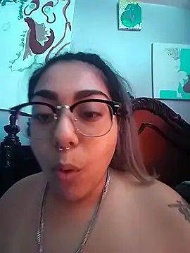 Snapshot of Lovelyrainn chatting on September 26, 4:33 pm Lovelyrainn online show from September 26, 4:33 pm