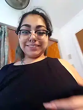 Snapshot of Lovelyrainn chatting on October 6, 1:41 pm Lovelyrainn online show from October 6, 1:41 pm