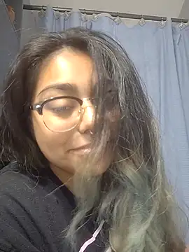 Snapshot of Lovelyrainn chatting on October 19, 9:43 am Lovelyrainn online show from October 19, 9:43 am