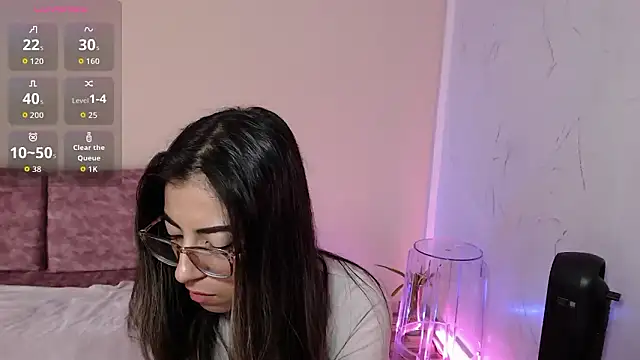 Susanahendrix online show from February 3, 3:39 pm