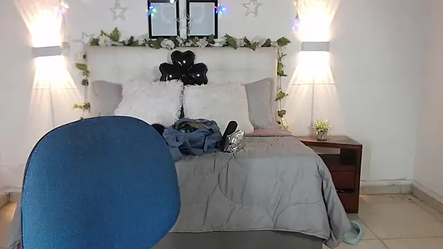 Megan 05  online show from February 15, 6:59 pm