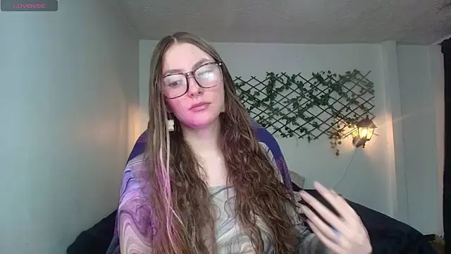 Snapshot of velvet__moon chatting on March 31, 11:49 pm velvet moon online show from March 31, 11:49 pm