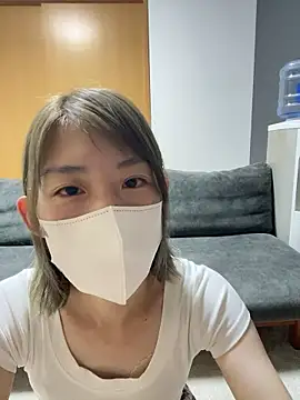 Snapshot of usako_2025 chatting on June 28, 2:01 pm usako 2025 online show from June 28, 2:01 pm