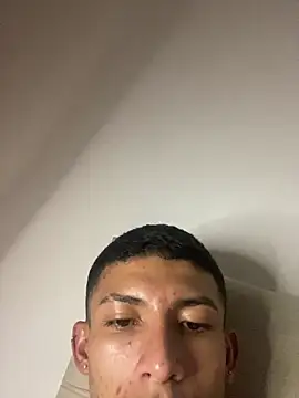 Snapshot of ysuaid chatting on February 27, 7:19 am ysuaid online show from February 27, 7:19 am