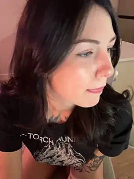 Snapshot of alwaysapril chatting on September 23, 4:48 am alwaysapril online show from September 23, 4:48 am