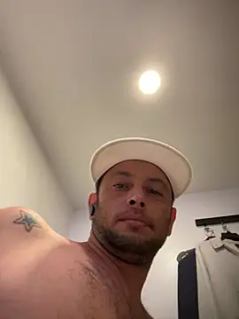 Carlosmauricio123 online show from August 1, 1:16 am