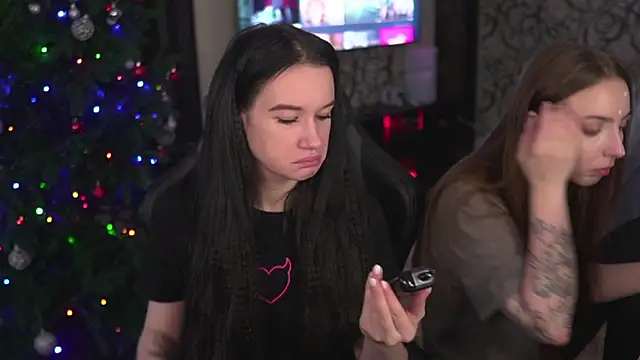 Snapshot of lis_silver chatting on December 19, 7:48 am lis silver online show from December 19, 7:48 am