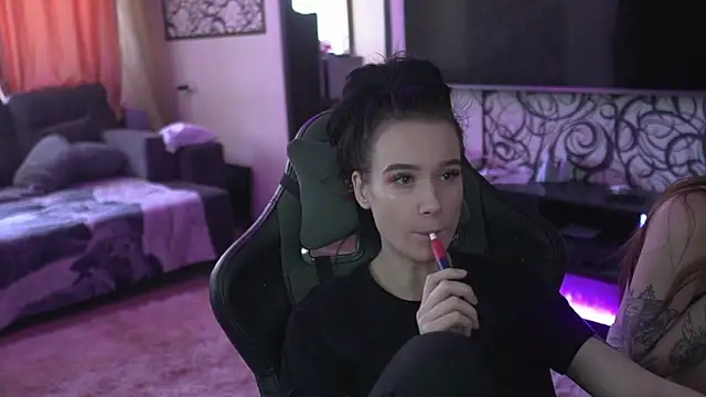 Snapshot of lis_silver chatting on February 10, 8:29 am lis silver online show from February 10, 8:29 am