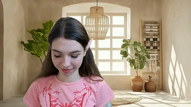 KellyShines online show from May 28, 2:14 pm