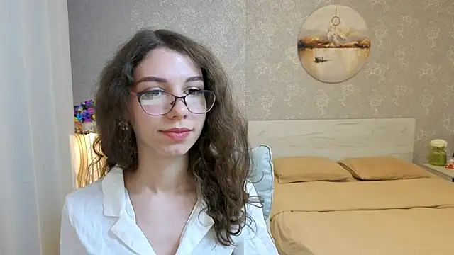 Snapshot of KellyShines chatting on June 10, 6:18 pm KellyShines online show from June 10, 6:18 pm