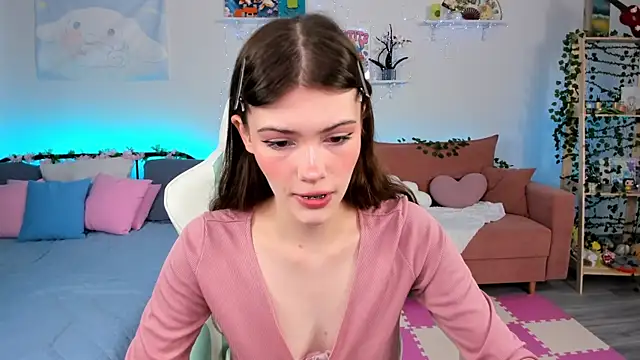Snapshot of Zoe_Vee chatting on July 15, 3:23 am Zoe Vee online show from July 15, 3:23 am