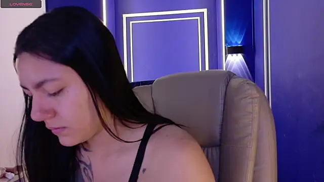 Snapshot of Megara_25 chatting on May 3, 1:39 pm Megara 25 online show from May 3, 1:39 pm