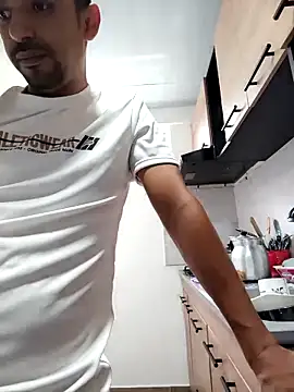 stivenlujan69 online show from February 15, 6:15 pm