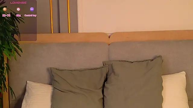 AdoraCortes online show from April 8, 5:07 am