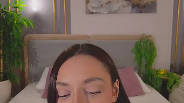 AdoraCortes online show from April 14, 5:13 am