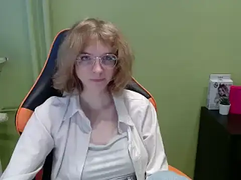 juicyPenny online show from December 5, 9:51 am