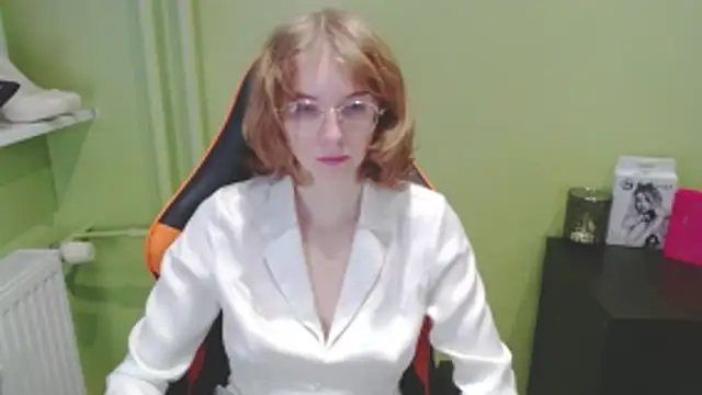 juicyPenny online show from December 15, 7:45 am