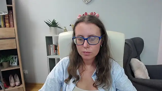 Snapshot of sweetxLizzy chatting on July 7, 6:47 am sweetxLizzy online show from July 7, 6:47 am