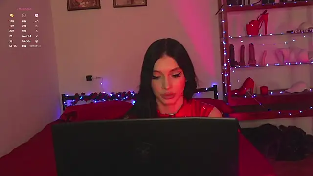 Snapshot of Olivia_Faye chatting on May 18, 5:52 pm Olivia Faye online show from May 18, 5:52 pm