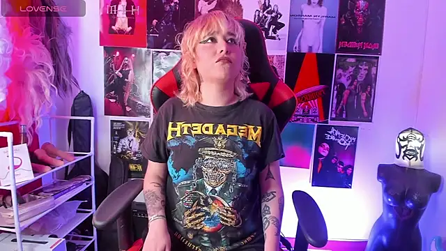 mistresscrowley666 online show from June 26, 7:07 pm