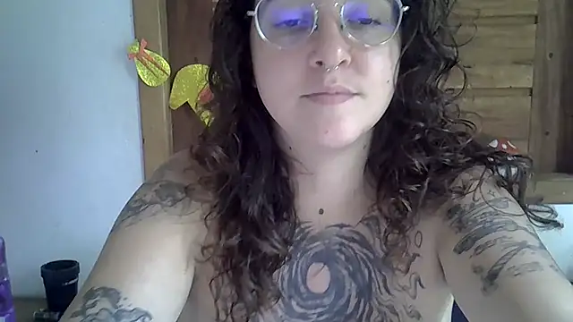 Snapshot of Blue_Liz chatting on April 3, 4:49 pm Blue Liz online show from April 3, 4:49 pm