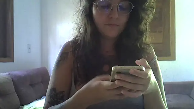 Snapshot of Blue_Liz chatting on April 27, 5:33 pm Blue Liz online show from April 27, 5:33 pm
