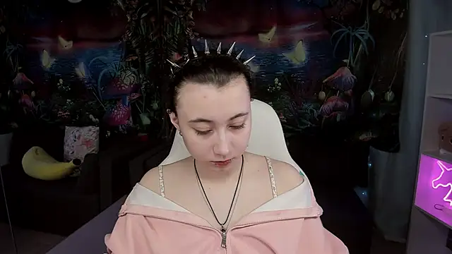 ClaraParks online show from April 14, 7:31 pm