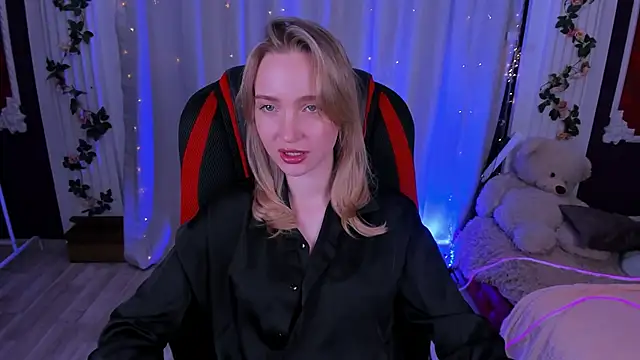 EllaBloom online show from November 19, 3:56 pm